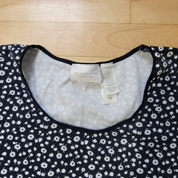 Liz Claiborne 1X Navy / White Floral Tee Plus Size - Picture 2 of 3
